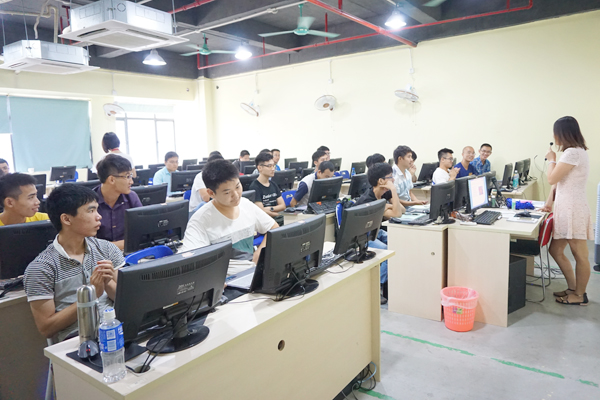 暑期過后熱度不減，嵌入式98期就業班隆重開班