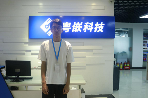 畢業后我沒有馬上工作，而是加入了粵嵌HTML5培訓班