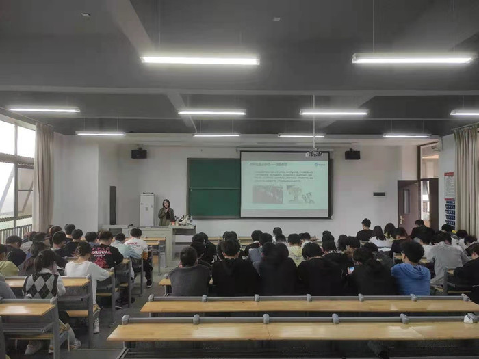 《粵嵌教育》?武漢晴川學院中國“互聯網+”大賽賽制剖析主題講座圓滿落幕