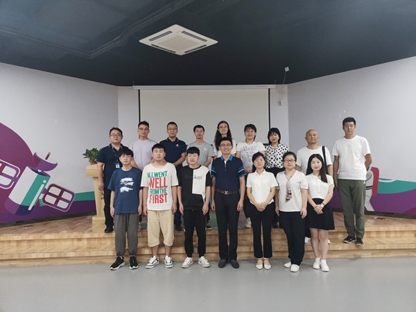 《粵嵌教育》陜西職業(yè)技術(shù)學院電子信息工程學院（鼎利產(chǎn)業(yè)學院）蒞臨粵嵌科技參觀交流