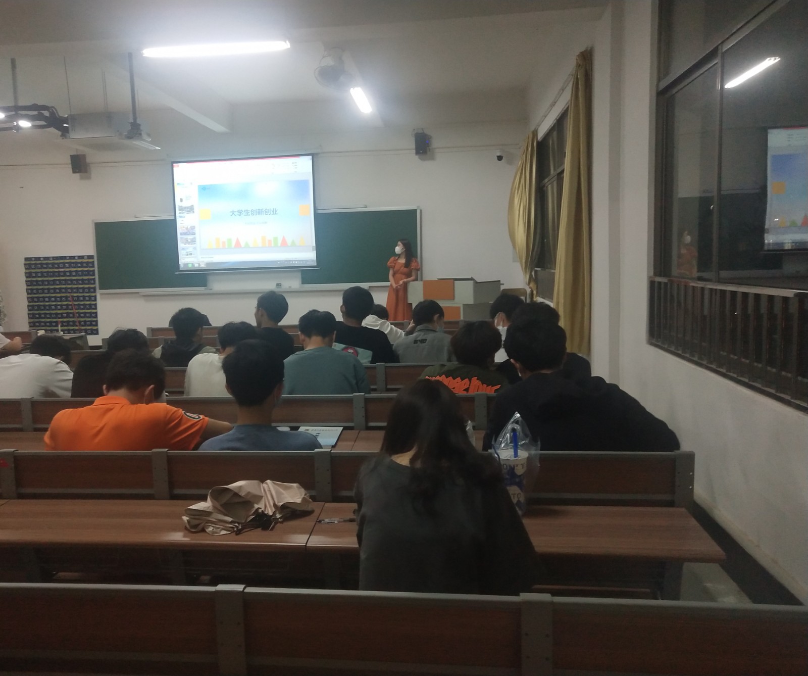 《粵嵌教育》廣東工商職業(yè)技術(shù)大學(xué)產(chǎn)業(yè)學(xué)院“創(chuàng)新創(chuàng)業(yè)”專題講座圓滿結(jié)束
