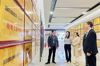 湖南科技大學(xué)瀟湘學(xué)院蒞臨粵嵌科技考察走訪