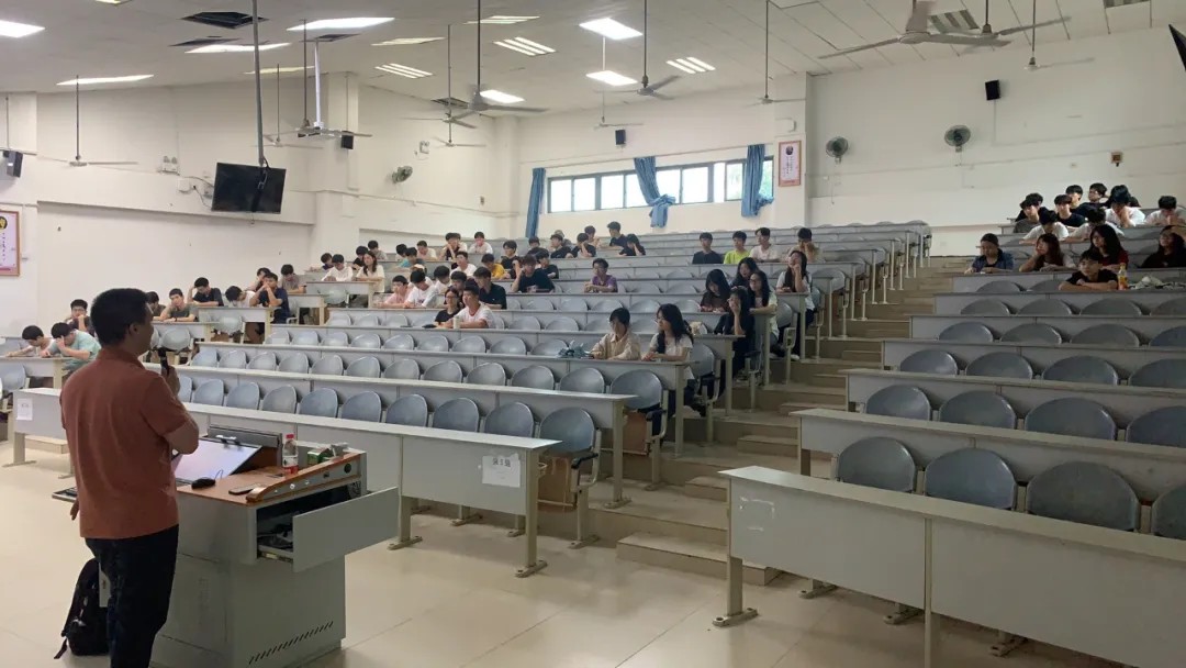 柳州工學(xué)院信息科學(xué)與工程學(xué)院協(xié)同粵嵌科技順利舉辦技術(shù)講座